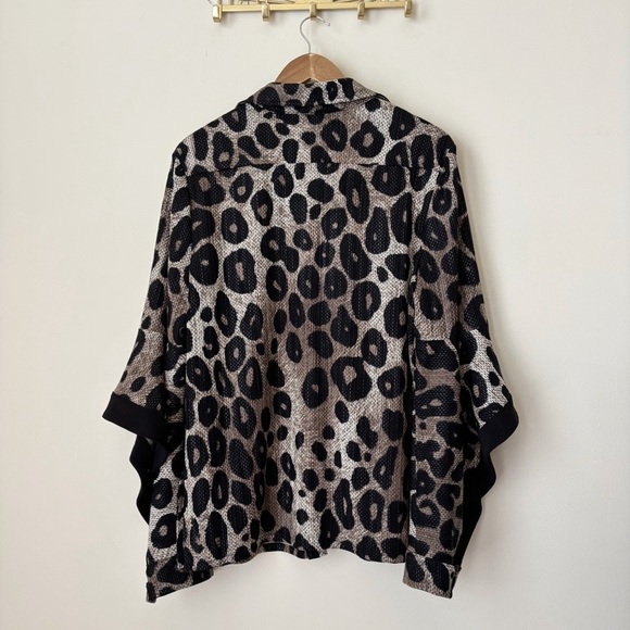 Frank Lyman Ruffle Sleeve Button Front Top Sz 12 Leopard Print - Picture 5 of 7